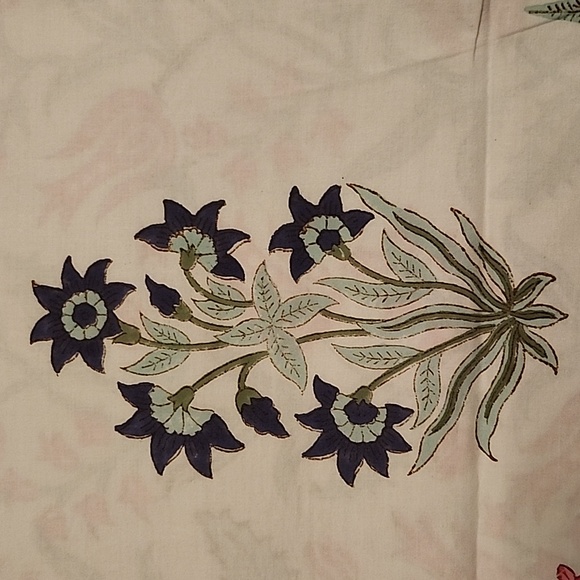 NWOT hand block printed bed sheet with pillow cases - Picture 3 of 8